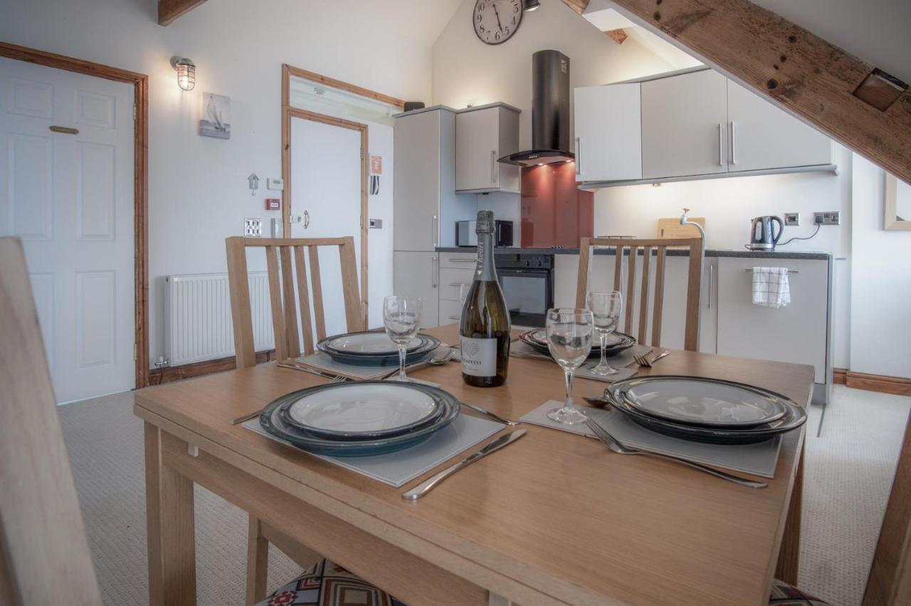The Nest - 1 Bedroom Apartment - Tenby Exterior foto
