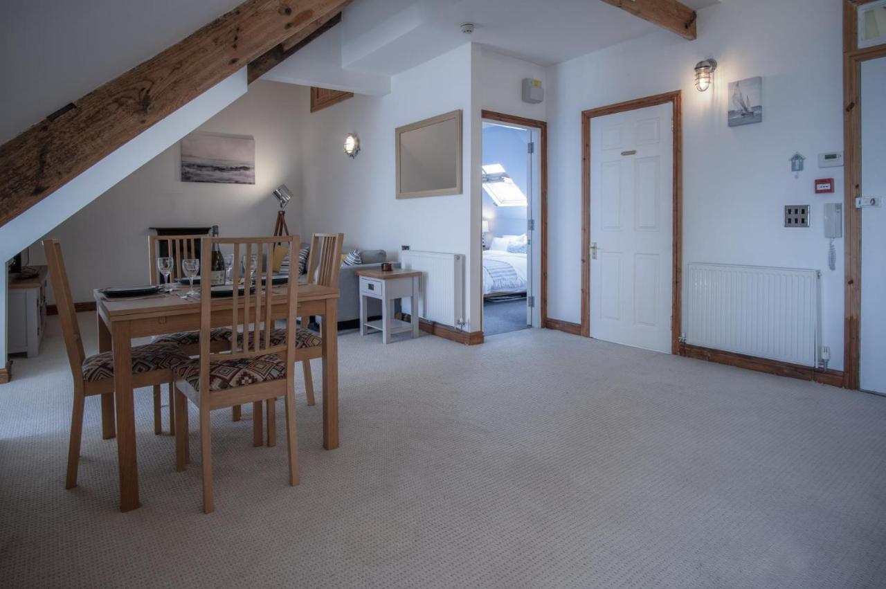 The Nest - 1 Bedroom Apartment - Tenby Exterior foto