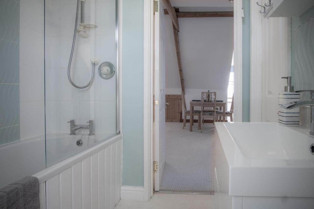 The Nest - 1 Bedroom Apartment - Tenby Exterior foto
